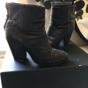 Rag & Bone Newbury leather bootie. Good condition. Size 10.
